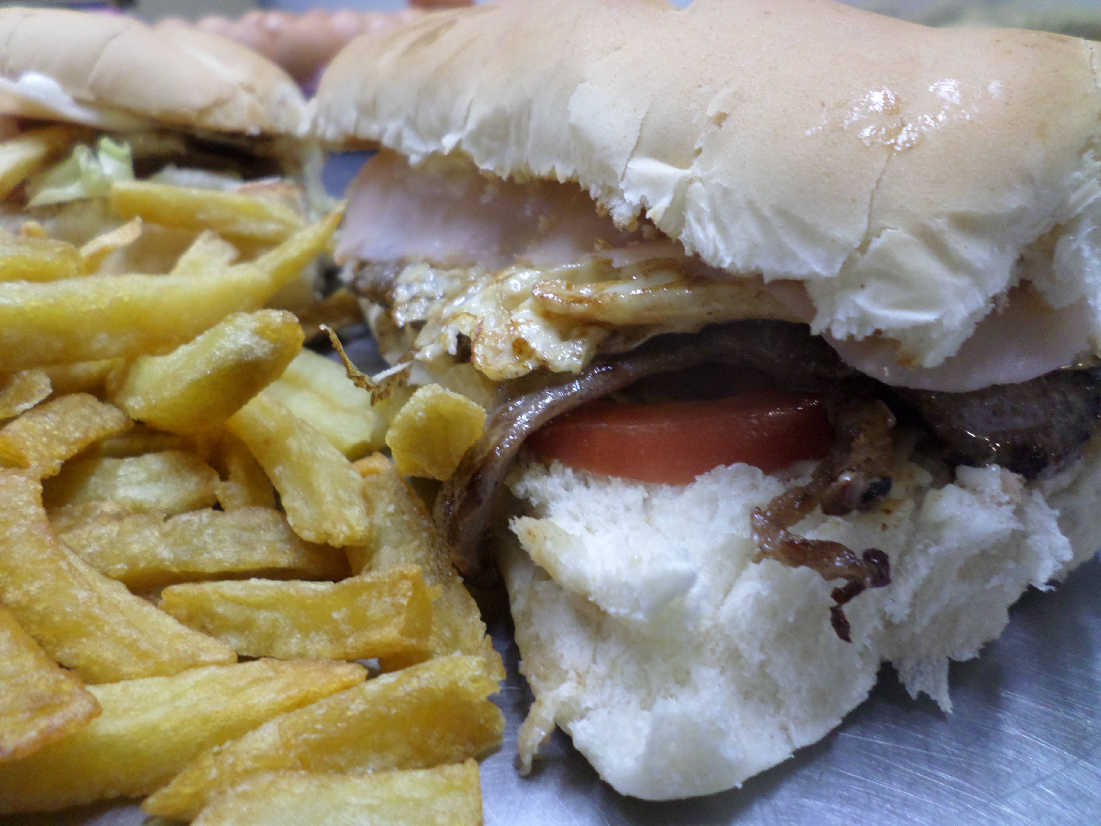 Lomito con papas fritas